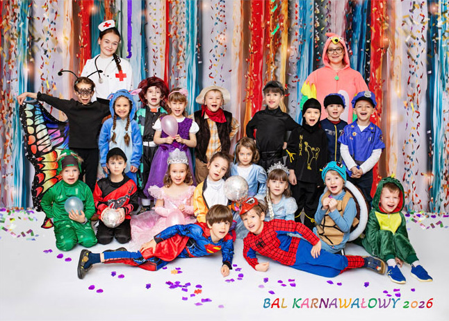 Zdjęcie grupowe „Bal karnawałowy 2026” w przedszkolu w Warszawie